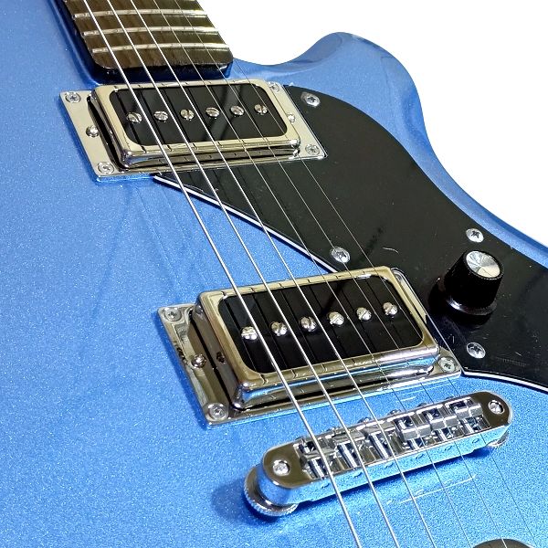 Supro WestburyにRoswell Pickups (ロズウェル・ピックアップス) Humbucker size Open Covered P90を搭載した画像 ピックアップセット部分の接写1