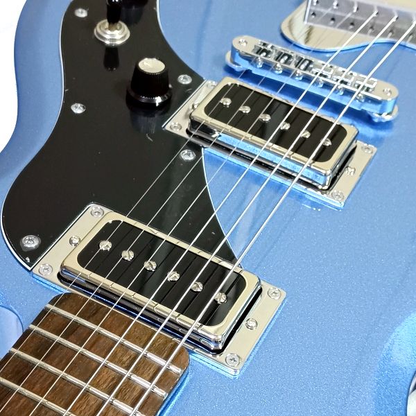 Supro WestburyにRoswell Pickups (ロズウェル・ピックアップス) Humbucker size Open Covered P90を搭載した画像 ピックアップセット部分の接写4
