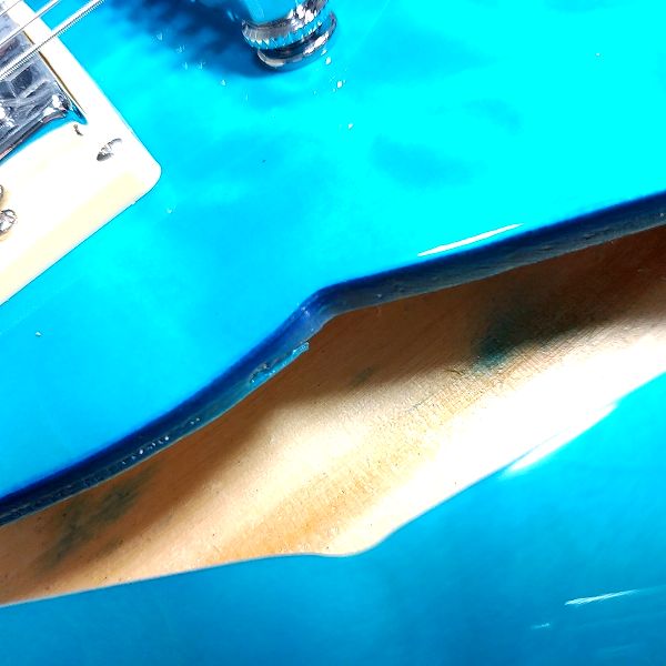 安ギター ZUWEI テレキャスタータイプ サウンドホールの塗料垂れ
