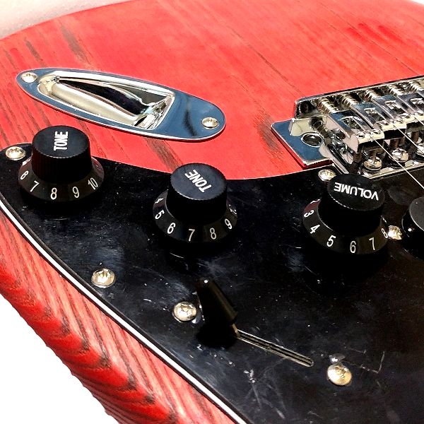 指板が光る安ギター MUSOO カスタムエレキギター LED付 MST2110 電装系3