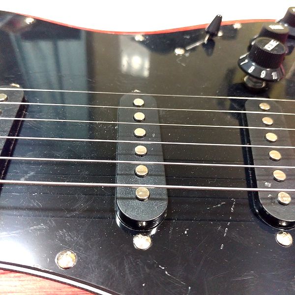 指板が光る安ギター MUSOO カスタムエレキギター LED付 MST2110 ピックアップ2