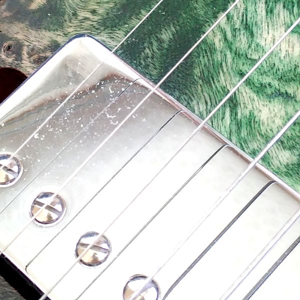 Amazonベーシック ギターピック ポリカーボネート製 クリアカラー 30個 ピックの削りくず