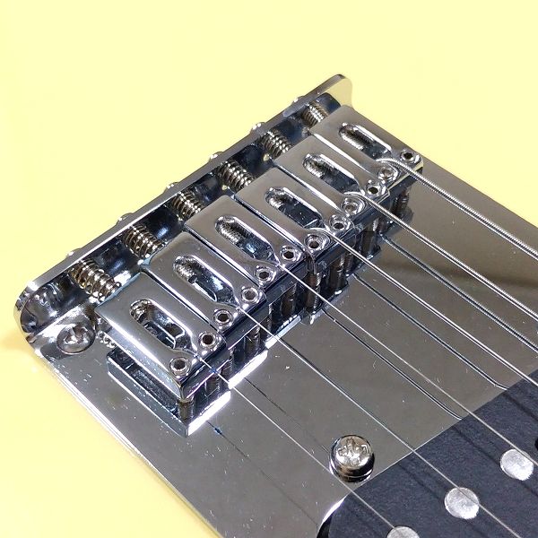 演奏性 激安ギター Indio by Monoprice Retro Classic Model610261 ブリッジ 1