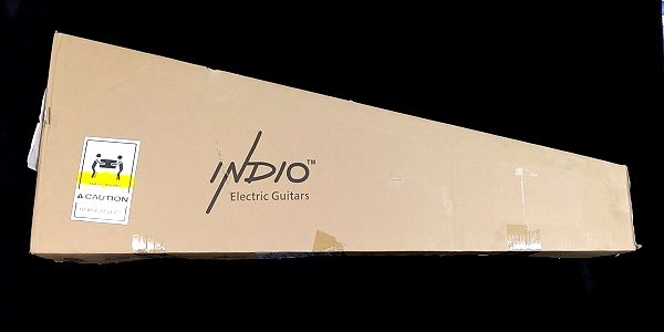 開封の儀 激安ギター Indio by Monoprice Retro Classic Model610261 外箱