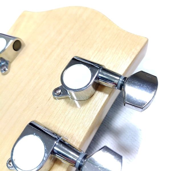 演奏性：ボ・ディドリー風長方形安ギター TOKYO GUITARS QB-100 ペグ