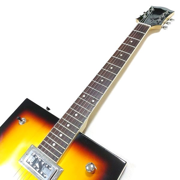 ルックス：ボ・ディドリー風長方形安ギター TOKYO GUITARS QB-100 ネック