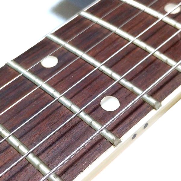 演奏性：ボ・ディドリー風長方形安ギター TOKYO GUITARS QB-100 ネック 指板