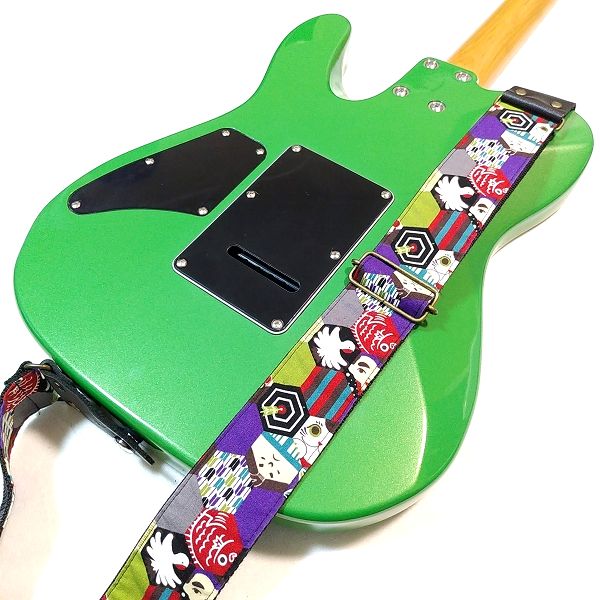 取付け：ARIA SPS-2000KW 日本製 亀甲和柄 縁起物 安ギターストラップ メタリックグリーン (緑) EART / T-380 その4