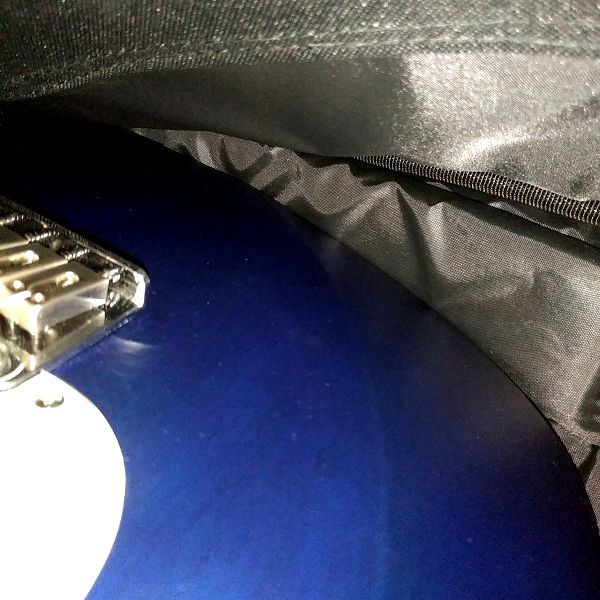 収納チェック：banez IGB571 2023年春の新商品 エレキギター用PVCギグバッグ レギュラースケール (EART / YMX-SG3 SSS) その4 【アイバニーズ2023年新商品最速レビュー】