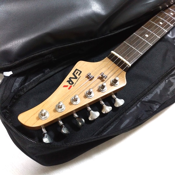 収納チェック: Amazon 激安 ギターカバー CAHAYA CY0308 EART YMX-SG3 SSS 収納 ネックヘッド側