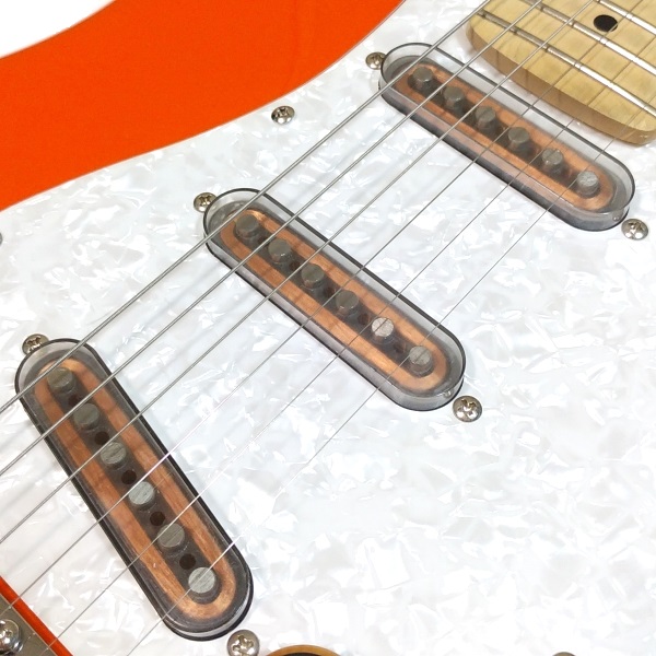 サウンド：安ギターシングルコイル用穴付き金属製ピックアップカバー 交換前