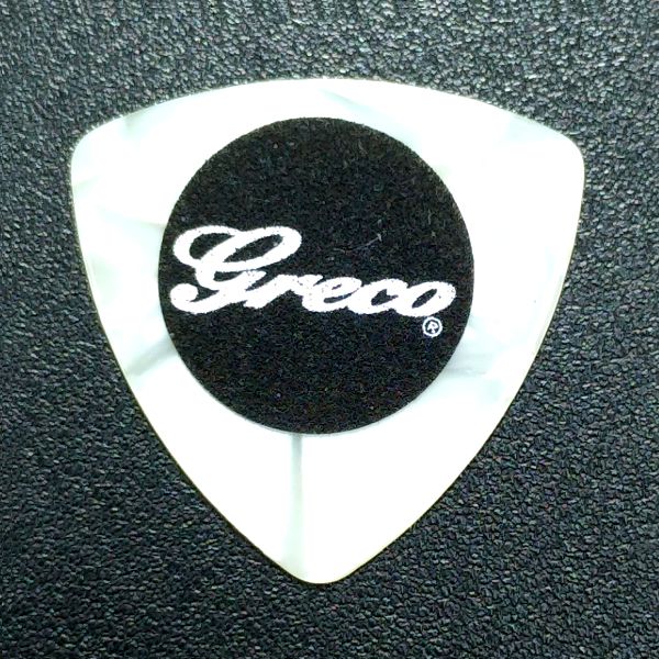 滑り止め効果の検証：GRECO G-GRIP ギターピック用滑り止めシール / GRECO 2020 TR MEDIUM (セルロイド) 貼り付け