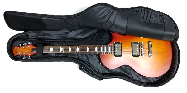 収納チェック：Kavaborg MB4105E(Electric) Black エレキギター用オールラウンドギグバッグ ミディアムスケール その1