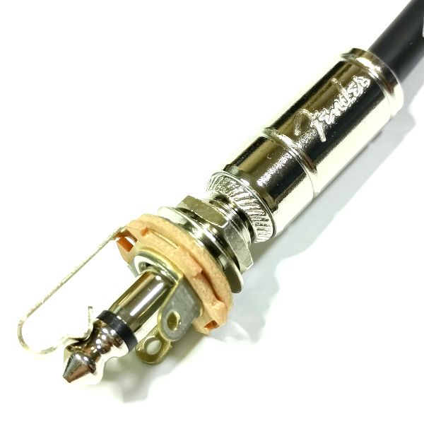 主要ジャックとのフィット感 Fender (フェンダー) Contour Series Instrument Cable SWITCHCRAFT #11 その2