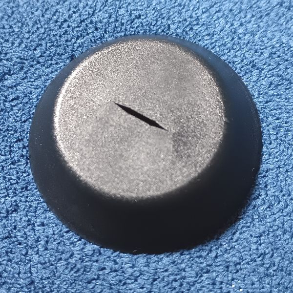 NIHON GORAKU Variety ピックスタンドレビュー｜日本製安定品質！推しピックを飾ろう!! _ ギターいじリストのおうち