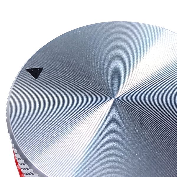 細部の仕上がり uxcell アルミ製ゴムリングノブ選手 スピン加工