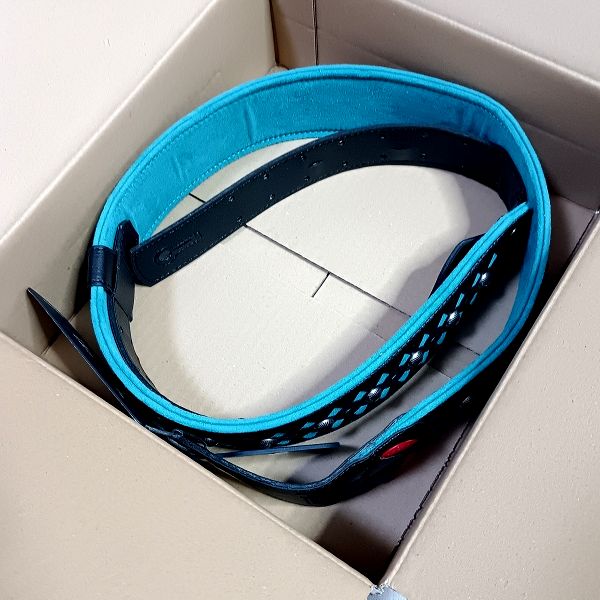 外観 RightOn!STRAPS ( ライト・オン・ストラップス ) ARMOUR 高級ギターストラップ 全体図