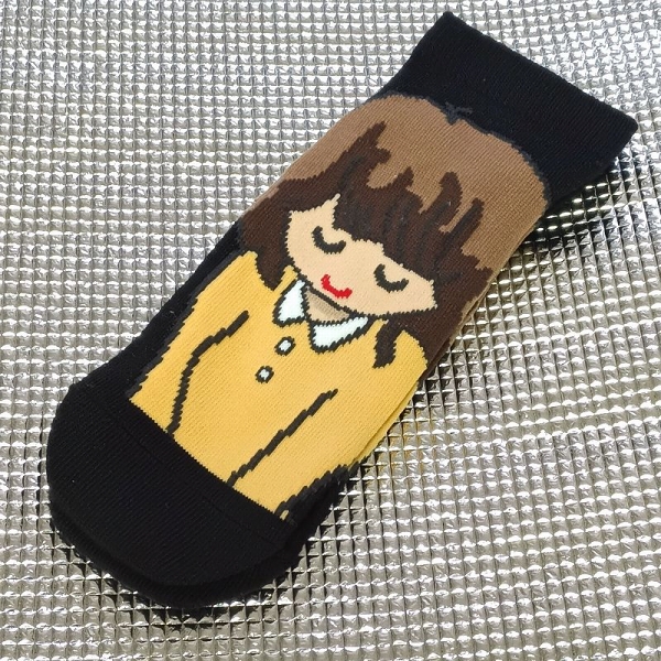 靴下のたたみ方 サウンドハウスお姉さん靴下 1.つま先を揃えて靴下を重ねる