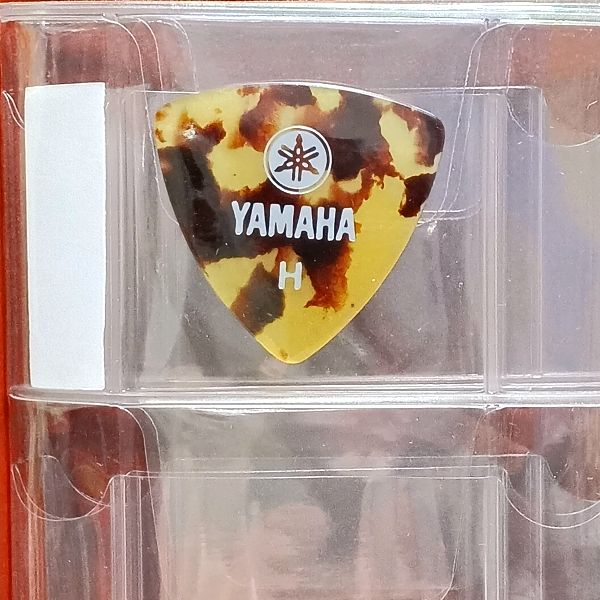 使い方 テージー ギターピックアルバム ZGP3208 見出しとピック収納接写