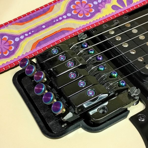 エイジドホワイト×ブラックハードウェア RightON!STRAPS LAUREL ギターストラップ その2