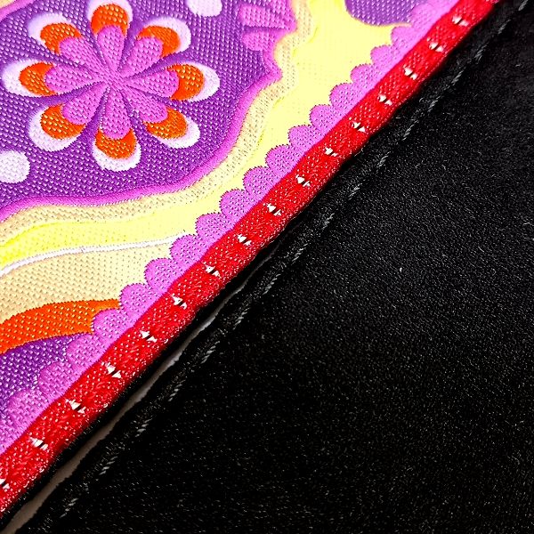 注意事項 RightON!STRAPS LAUREL ギターストラップ 表地の端っこが少し硬い