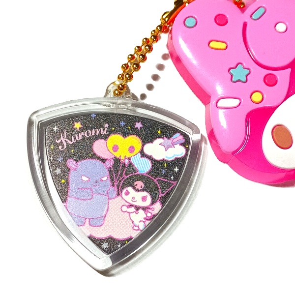 Scorelay Japan (スコアレイジャパン) クロミ ピック（サンリオ）をハメパチにセットした状態と見切れるマイメロディの画像