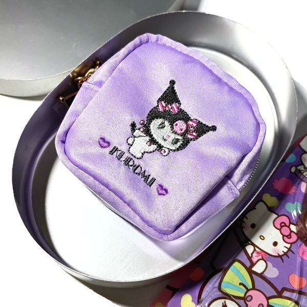 クロミのカラビナ付きポーチ