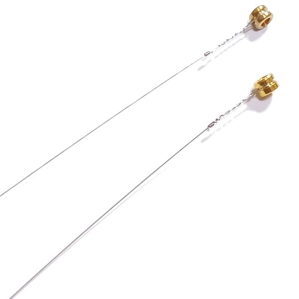 上側：ERNIE BALL / 下側：Aria Pro II