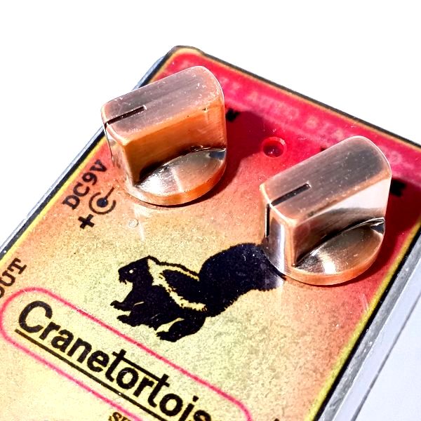 uxcell Fulltone スタイルノブを装着したCranetortoise SD-1 SKUNK DISTORTION 接写