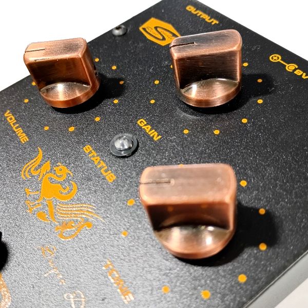 uxcell Fulltone スタイルノブを装着したMars Musical Instrument Solo DS+ Super Distortion 接写2